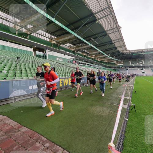 13.09.2026 - 21. swb-Marathon Bremen Michael Burmester http://msf.ph/oto/10325424 13.09.2026 13:29:00 Laufen im Stadion 111, 171, 220, 422, 476, 478, 685, 726, 729, 754, 829, 888, 925, 986, 1079, 1217, 1220, 1242, 1270, 1298, 1325, 1384, 1496, 1615, 1741, 1777, 1886, 1958, 1984, 2236, 2238, 2326, 2365, 2436, 2472, 2502, 2546, 2574, 2593, 2740, 2743, 2830, 2862, 2868, 2876, 2924, 2991, 3020, 3053, 3061, 3129, 3154, 3238, 3274, 3321, 3361, 3563, 3589, 3594, 3595, 3605, 3678, 3694, 3755, 3758, 3798, 3826, 3853, 3885, 3898, 3953, 3965, 3971, 3987, 4011, 4108, 4238, 4457, 4660 meine-sportfotos.de