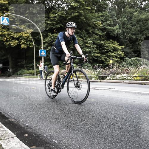 13.09.2026 - Stadtparktriathlon H.Heesch http://msf.ph/oto/10325432 13.09.2026 11:34:11 Radfahren 625, 639, 730, 746, 792, 795, 814, 820, 1798 meine-sportfotos.de