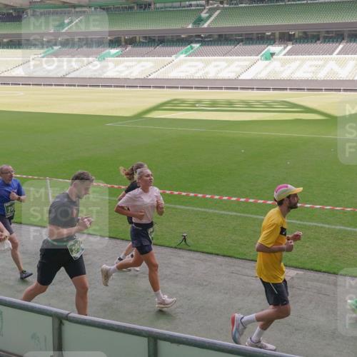 13.09.2026 - 21. swb-Marathon Bremen Michael Burmester http://msf.ph/oto/10325434 13.09.2026 12:54:49 Laufen im Stadion 161, 189, 201, 205, 313, 376, 385, 388, 461, 472, 481, 495, 541, 560, 615, 616, 666, 675, 696, 740, 816, 827, 913, 982, 1053, 1058, 1076, 1197, 1207, 1390, 1419, 1468, 1551, 1599, 1631, 1645, 1658, 1707, 1814, 2055, 2125, 2234, 2251, 2280, 2319, 2362, 2383, 2390, 2401, 2422, 2454, 2474, 2499, 2623, 2701, 2733, 2801, 2824, 2870, 2882, 2913, 2922, 2962, 2971, 2997, 3012, 3054, 3057, 3134, 3175, 3192, 3206, 3241, 3246, 3346, 3356, 3357, 3413, 3706, 3716, 3836, 4137, 6106 meine-sportfotos.de