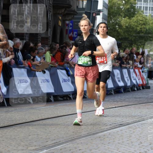 13.09.2026 - 21. swb-Marathon Bremen Strokosch-Dieckow http://msf.ph/oto/10325450 13.09.2026 13:11:21 Ziel 335, 697, 2021, 2759, 3448, 3484, 3647, 4023, 4429, 4475, 4571, 5079, 5314, 6471, 6657, 7136, 8183, 9410, 9622, 382, 3899, 7109, 8982 meine-sportfotos.de