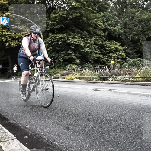 13.09.2026 - Stadtparktriathlon H.Heesch http://msf.ph/oto/10325470 13.09.2026 11:34:23 Radfahren 703, 710, 762 meine-sportfotos.de