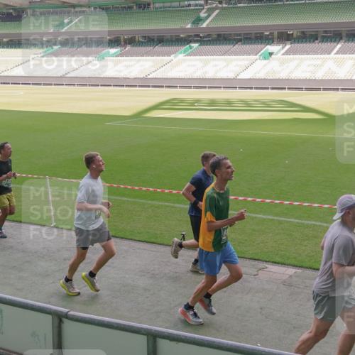 13.09.2026 - 21. swb-Marathon Bremen Michael Burmester http://msf.ph/oto/10325475 13.09.2026 12:54:51 Laufen im Stadion 161, 189, 201, 205, 313, 376, 385, 388, 461, 472, 481, 495, 541, 560, 615, 616, 666, 675, 696, 740, 816, 827, 913, 982, 1053, 1058, 1076, 1197, 1207, 1390, 1419, 1468, 1551, 1599, 1631, 1645, 1658, 1707, 1814, 2055, 2125, 2234, 2251, 2280, 2319, 2362, 2383, 2390, 2422, 2454, 2474, 2499, 2623, 2701, 2733, 2801, 2824, 2870, 2882, 2913, 2922, 2962, 2971, 2997, 3012, 3054, 3057, 3134, 3175, 3192, 3206, 3241, 3246, 3346, 3356, 3357, 3413, 3706, 3716, 3836, 4137, 5530, 6106 meine-sportfotos.de