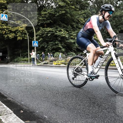 13.09.2026 - Stadtparktriathlon H.Heesch http://msf.ph/oto/10325476 13.09.2026 11:34:29 Radfahren 616, 821 meine-sportfotos.de
