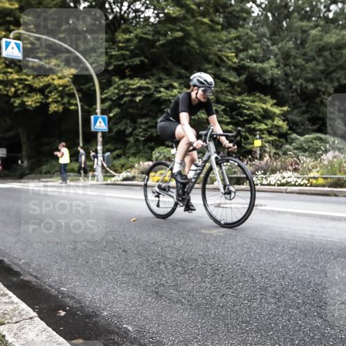 13.09.2026 - Stadtparktriathlon H.Heesch http://msf.ph/oto/10325492 13.09.2026 11:34:37 Radfahren 694, 778, 1797 meine-sportfotos.de