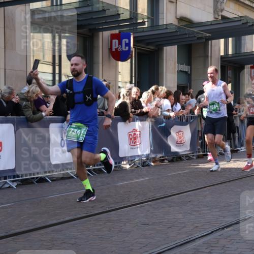 13.09.2026 - 21. swb-Marathon Bremen Strokosch-Dieckow http://msf.ph/oto/10325505 13.09.2026 13:19:54 Ziel 205, 232, 431, 511, 655, 1058, 1252, 1390, 1537, 1750, 1931, 2122, 2343, 2577, 2807, 2885, 2903, 3685, 3690, 4287, 4351, 5137, 5340, 5389, 5450, 5583, 5813, 5837, 6663, 6901, 7018, 7341, 7531, 7664, 8178, 9047, 9518, 9756, 13222, 161, 411, 461, 495, 511, 926, 1010, 1053, 1232, 1281, 1468, 1535, 1551, 1642, 1972, 2870, 2906, 3240, 3319, 3411, 3966, 4101, 4479, 4480, 4977, 4978, 5813, 7037, 7140, 7404, 7488, 7655, 8185, 8263, 9082, 9359, 9984, 13163, 13192 meine-sportfotos.de