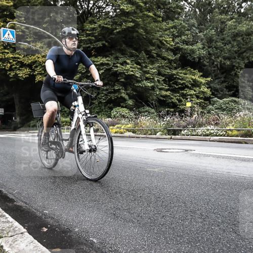 13.09.2026 - Stadtparktriathlon H.Heesch http://msf.ph/oto/10325513 13.09.2026 11:34:56 Radfahren 626, 629, 697, 819, 891 meine-sportfotos.de