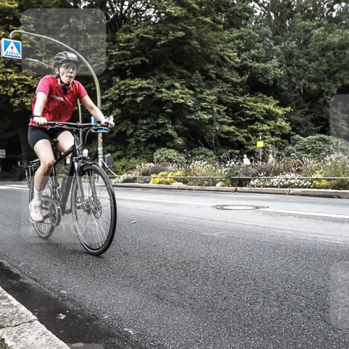 13.09.2026 - Stadtparktriathlon H.Heesch http://msf.ph/oto/10325537 13.09.2026 11:35:09 Radfahren 759, 927 meine-sportfotos.de