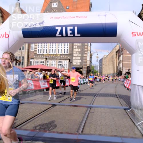 13.09.2026 - 21. swb-Marathon Bremen Tim E. http://msf.ph/oto/10325567 13.09.2026 11:00:55 Ziel 10263, 10272, 10275, 10306, 10369, 11126, 11162, 11180, 11343, 11475, 11556, 11687, 11708, 11769, 11797, 11838, 11959, 12018, 12397, 12430 meine-sportfotos.de