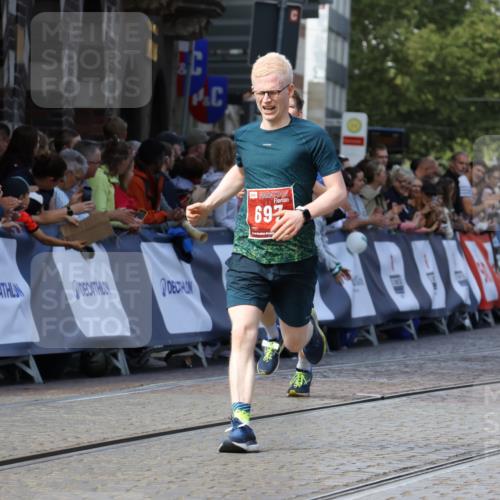 13.09.2026 - 21. swb-Marathon Bremen Strokosch-Dieckow http://msf.ph/oto/10325582 13.09.2026 13:11:26 Ziel 335, 697, 1349, 2021, 2087, 2759, 3440, 3448, 3484, 3647, 4429, 4475, 4571, 5079, 6471, 6657, 8183, 8474, 9410, 9618, 9622, 9762, 382, 6059, 7109, 8982 meine-sportfotos.de