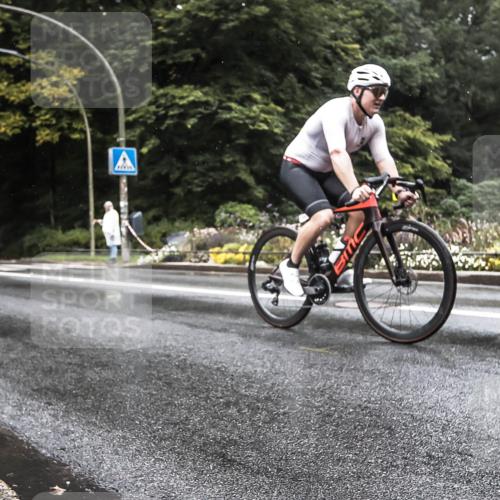 13.09.2026 - Stadtparktriathlon H.Heesch http://msf.ph/oto/10325585 13.09.2026 12:46:57 Radfahren 1162, 1189, 1218 meine-sportfotos.de