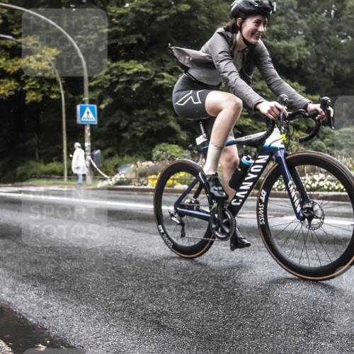 13.09.2026 - Stadtparktriathlon H.Heesch http://msf.ph/oto/10325590 13.09.2026 12:47:05 Radfahren 1133 meine-sportfotos.de
