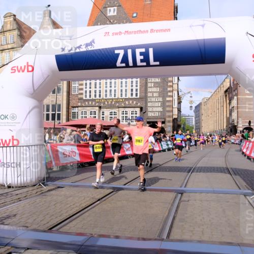13.09.2026 - 21. swb-Marathon Bremen Tim E. http://msf.ph/oto/10325605 13.09.2026 11:00:55 Ziel 10263, 10272, 10275, 10306, 10369, 11126, 11162, 11180, 11343, 11475, 11556, 11687, 11708, 11769, 11797, 11838, 11959, 12018, 12397, 12430 meine-sportfotos.de