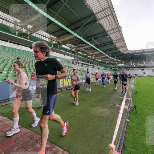 13.09.2026 - 21. swb-Marathon Bremen Michael Burmester http://msf.ph/oto/10325620 13.09.2026 13:29:15 Laufen im Stadion 111, 171, 220, 422, 476, 478, 685, 729, 754, 767, 829, 925, 986, 1079, 1217, 1220, 1242, 1270, 1298, 1325, 1384, 1496, 1615, 1633, 1634, 1741, 1777, 1886, 1958, 2238, 2263, 2326, 2365, 2436, 2449, 2472, 2502, 2546, 2574, 2593, 2738, 2740, 2743, 2830, 2862, 2868, 2924, 2991, 3020, 3053, 3061, 3129, 3154, 3238, 3274, 3286, 3321, 3361, 3563, 3589, 3594, 3595, 3605, 3678, 3694, 3755, 3758, 3798, 3826, 3853, 3898, 3929, 3953, 3965, 3971, 3987, 4011, 4056, 4108, 4238 meine-sportfotos.de