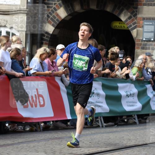 13.09.2026 - 21. swb-Marathon Bremen Strokosch-Dieckow http://msf.ph/oto/10325633 13.09.2026 13:11:29 Ziel 335, 697, 1349, 2021, 2087, 3440, 3448, 3484, 3647, 4429, 5079, 6471, 6657, 8183, 8474, 9410, 9618, 9622, 9762, 5585, 6059, 7109, 8982, 13055 meine-sportfotos.de