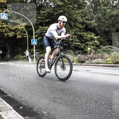 13.09.2026 - Stadtparktriathlon H.Heesch http://msf.ph/oto/10325636 13.09.2026 11:36:15 Radfahren 709, 847, 892 meine-sportfotos.de