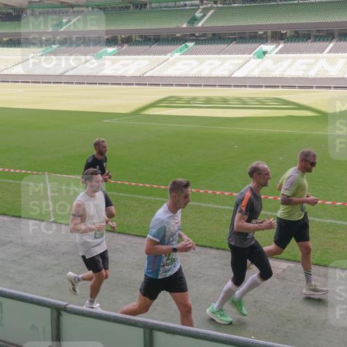 13.09.2026 - 21. swb-Marathon Bremen Michael Burmester http://msf.ph/oto/10325642 13.09.2026 12:55:07 Laufen im Stadion 161, 189, 201, 205, 385, 388, 411, 461, 472, 481, 495, 655, 666, 675, 816, 827, 854, 913, 1053, 1058, 1076, 1197, 1390, 1419, 1468, 1537, 1551, 1599, 1631, 1645, 1658, 2055, 2122, 2125, 2234, 2251, 2319, 2383, 2390, 2474, 2499, 2604, 2623, 2701, 2733, 2801, 2824, 2870, 2882, 2913, 2922, 2962, 2971, 3012, 3054, 3057, 3134, 3175, 3192, 3206, 3241, 3246, 3346, 3356, 3357, 3413, 3706, 3716, 3836, 4135, 4137, 4413, 4733, 5277, 5430, 5530, 5695, 5867, 6106 meine-sportfotos.de