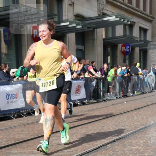 13.09.2026 - 21. swb-Marathon Bremen Strokosch-Dieckow http://msf.ph/oto/10325658 13.09.2026 11:00:48 Ziel 10093, 10428, 10639, 10753, 10892, 10964, 10965, 11049, 11116, 11247, 11260, 11306, 11359, 11428, 11540, 11681, 11682, 11728, 11751, 11813, 11816, 11850, 12085, 12116, 12241, 12245, 12283, 12390, 12391, 12428, 10263, 10272, 10275, 10306, 10367, 10368, 10369, 10857, 11055, 11126, 11162, 11180, 11247, 11343, 11475, 11556, 11687, 11708, 11769, 11797, 11804, 11819, 11838, 11959, 12006, 12018, 12397, 12430 meine-sportfotos.de