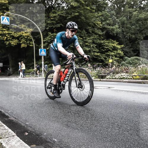 13.09.2026 - Stadtparktriathlon H.Heesch http://msf.ph/oto/10325668 13.09.2026 11:36:34 Radfahren 647, 706, 823, 937 meine-sportfotos.de