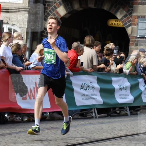 13.09.2026 - 21. swb-Marathon Bremen Strokosch-Dieckow http://msf.ph/oto/10325686 13.09.2026 13:11:29 Ziel 335, 697, 1349, 2021, 2087, 3440, 3448, 3484, 3647, 4429, 5079, 6471, 6657, 8183, 8474, 9410, 9618, 9622, 9762, 5585, 6059, 7109, 8982, 13055 meine-sportfotos.de