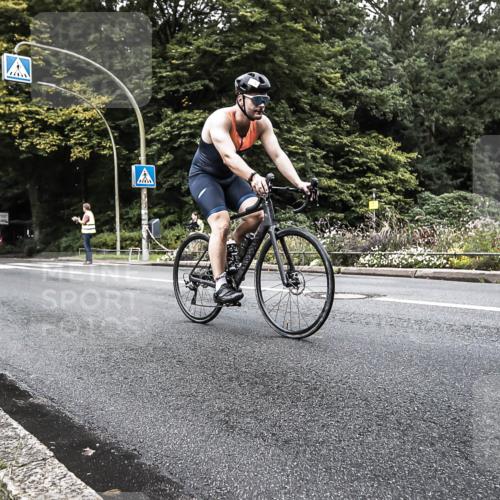 13.09.2026 - Stadtparktriathlon H.Heesch http://msf.ph/oto/10325774 13.09.2026 11:37:20 Radfahren 761, 864, 906, 911, 926 meine-sportfotos.de