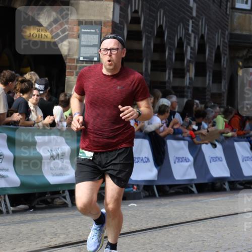 13.09.2026 - 21. swb-Marathon Bremen Strokosch-Dieckow http://msf.ph/oto/10325778 13.09.2026 13:11:32 Ziel 335, 697, 1349, 2087, 3440, 3448, 3484, 3647, 4429, 6274, 6471, 8183, 8474, 9291, 9410, 9618, 9762, 4651, 5585, 6059, 8996, 13055 meine-sportfotos.de