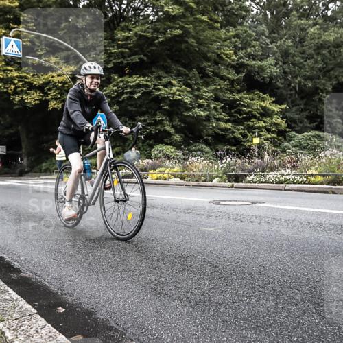 13.09.2026 - Stadtparktriathlon H.Heesch http://msf.ph/oto/10325779 13.09.2026 11:37:21 Radfahren 761, 864, 906, 911, 926 meine-sportfotos.de