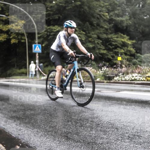 13.09.2026 - Stadtparktriathlon H.Heesch http://msf.ph/oto/10325800 13.09.2026 12:49:07 Radfahren 1093, 1116, 1283 meine-sportfotos.de