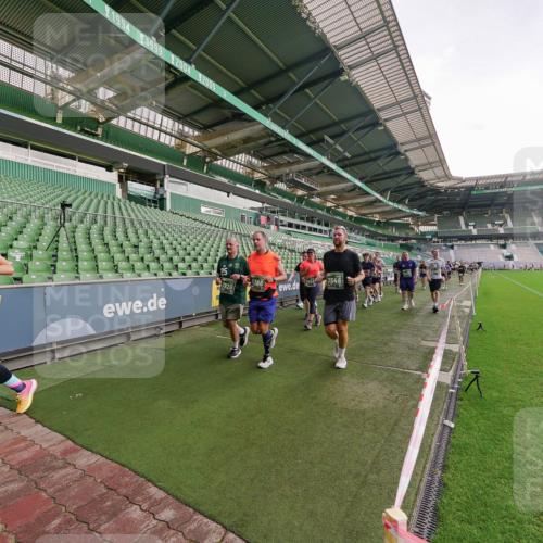 13.09.2026 - 21. swb-Marathon Bremen Michael Burmester http://msf.ph/oto/10325810 13.09.2026 13:29:32 Laufen im Stadion 171, 220, 297, 405, 422, 476, 685, 729, 754, 767, 986, 1079, 1217, 1220, 1242, 1270, 1298, 1325, 1384, 1615, 1633, 1634, 1741, 1777, 1810, 1811, 1886, 1983, 2238, 2263, 2326, 2365, 2436, 2449, 2472, 2546, 2574, 2593, 2615, 2738, 2740, 2743, 2830, 2862, 2868, 2924, 2991, 3020, 3053, 3061, 3129, 3154, 3227, 3238, 3274, 3286, 3321, 3361, 3563, 3589, 3594, 3595, 3605, 3678, 3694, 3755, 3758, 3798, 3826, 3853, 3898, 3929, 3953, 3965, 3971, 3987, 4011, 4056, 4108, 4238 meine-sportfotos.de