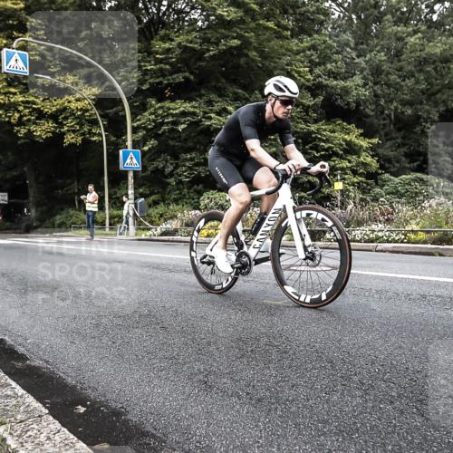 13.09.2026 - Stadtparktriathlon H.Heesch http://msf.ph/oto/10325813 13.09.2026 11:37:28 Radfahren 724, 836, 896 meine-sportfotos.de