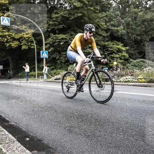 13.09.2026 - Stadtparktriathlon H.Heesch http://msf.ph/oto/10325819 13.09.2026 11:37:35 Radfahren 829, 833, 923 meine-sportfotos.de