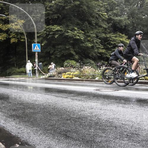 13.09.2026 - Stadtparktriathlon H.Heesch http://msf.ph/oto/10325827 13.09.2026 12:49:24 Radfahren 1145, 1151 meine-sportfotos.de
