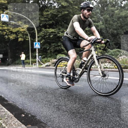 13.09.2026 - Stadtparktriathlon H.Heesch http://msf.ph/oto/10325846 13.09.2026 11:38:02 Radfahren 596 meine-sportfotos.de
