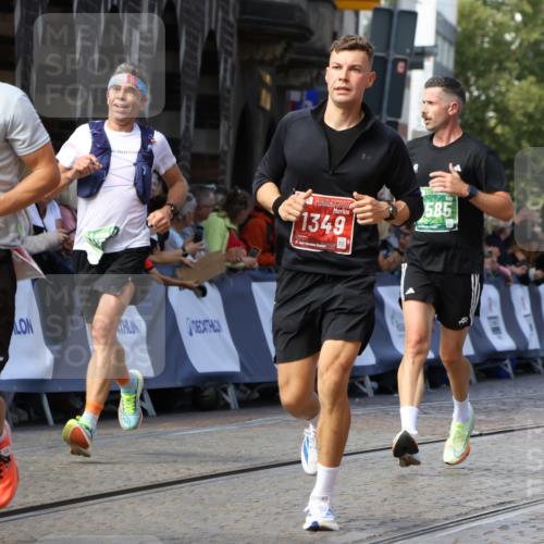 13.09.2026 - 21. swb-Marathon Bremen Strokosch-Dieckow http://msf.ph/oto/10325887 13.09.2026 13:11:39 Ziel 382, 1349, 2087, 3440, 3448, 3484, 3899, 4429, 6274, 8474, 9291, 9618, 9762, 826, 863, 4368, 4651, 5521, 5585, 5893, 6059, 6668, 8996, 9398, 13055 meine-sportfotos.de