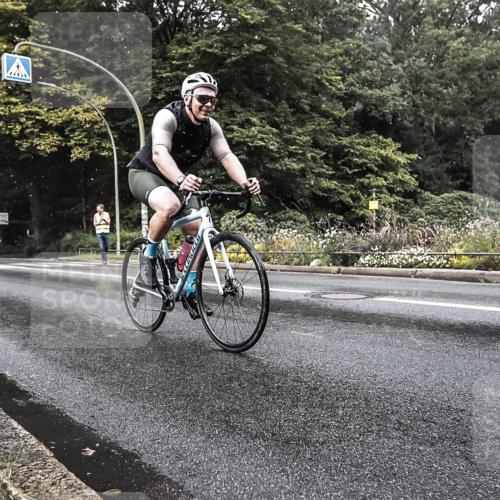 13.09.2026 - Stadtparktriathlon H.Heesch http://msf.ph/oto/10325906 13.09.2026 11:38:33 Radfahren 866, 933, 945 meine-sportfotos.de