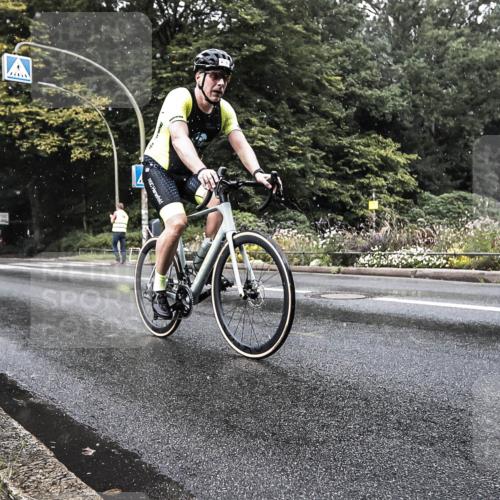 13.09.2026 - Stadtparktriathlon H.Heesch http://msf.ph/oto/10325912 13.09.2026 11:38:36 Radfahren 866, 933, 939 meine-sportfotos.de