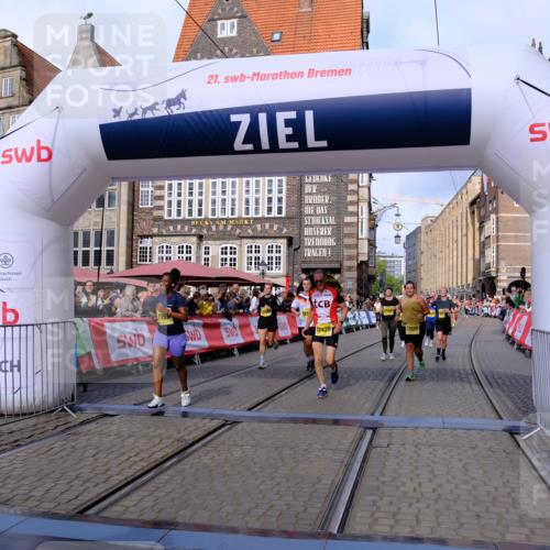 13.09.2026 - 21. swb-Marathon Bremen Tim E. http://msf.ph/oto/10325946 13.09.2026 11:01:11 Ziel 10093, 10367, 10368, 10428, 10753, 10857, 11055, 11247, 11343, 11359, 11475, 11540, 11728, 11797, 11804, 11819, 11959, 12006, 12085, 12116, 12397, 12428 meine-sportfotos.de