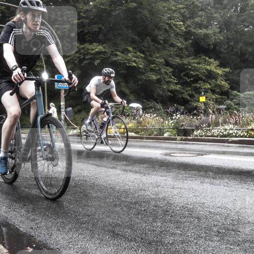 13.09.2026 - Stadtparktriathlon H.Heesch http://msf.ph/oto/10325952 13.09.2026 12:50:18 Radfahren 1080, 1106, 1249, 1264, 1301, 1306 meine-sportfotos.de