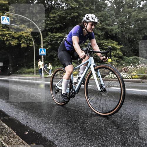 13.09.2026 - Stadtparktriathlon H.Heesch http://msf.ph/oto/10325958 13.09.2026 11:39:17 Radfahren 741, 800 meine-sportfotos.de