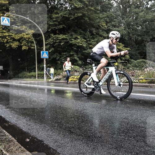 13.09.2026 - Stadtparktriathlon H.Heesch http://msf.ph/oto/10325963 13.09.2026 11:39:21 Radfahren 653, 800, 865, 870 meine-sportfotos.de