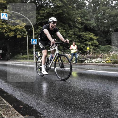 13.09.2026 - Stadtparktriathlon H.Heesch http://msf.ph/oto/10325967 13.09.2026 11:39:23 Radfahren 653, 800, 859, 865, 870 meine-sportfotos.de