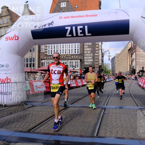 13.09.2026 - 21. swb-Marathon Bremen Tim E. http://msf.ph/oto/10325968 13.09.2026 11:01:12 Ziel 10093, 10367, 10368, 10428, 10639, 10753, 10857, 11055, 11247, 11343, 11359, 11475, 11540, 11728, 11797, 11804, 11819, 11959, 12006, 12085, 12116, 12397, 12428 meine-sportfotos.de