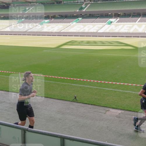 13.09.2026 - 21. swb-Marathon Bremen Michael Burmester http://msf.ph/oto/10325970 13.09.2026 12:55:25 Laufen im Stadion 161, 189, 201, 205, 307, 385, 388, 411, 461, 465, 481, 495, 655, 666, 827, 854, 913, 926, 1053, 1058, 1197, 1390, 1537, 1599, 1631, 1645, 1658, 1750, 2122, 2125, 2234, 2251, 2260, 2319, 2383, 2390, 2474, 2535, 2604, 2701, 2733, 2801, 2824, 2870, 2882, 2913, 2922, 2962, 2971, 3012, 3054, 3057, 3119, 3134, 3175, 3192, 3206, 3241, 3246, 3290, 3346, 3356, 3357, 3411, 3508, 3706, 3716, 3836, 4135, 4137, 4171, 4413, 4479, 4733, 5277, 5430, 5530, 5695, 5867, 6106 meine-sportfotos.de