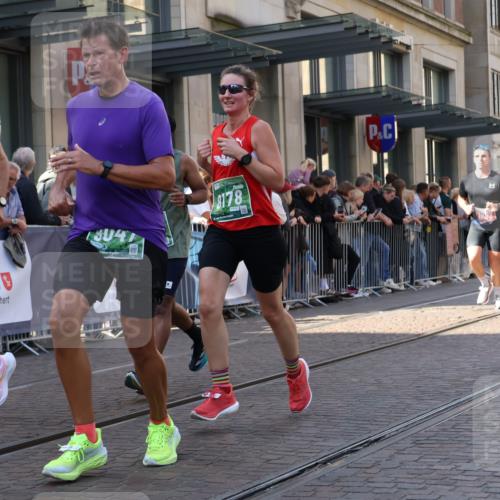 13.09.2026 - 21. swb-Marathon Bremen Strokosch-Dieckow http://msf.ph/oto/10325985 13.09.2026 13:20:06 Ziel 201, 232, 334, 1197, 1528, 1646, 1750, 2122, 2493, 2577, 2885, 2953, 3685, 3813, 4351, 4357, 4358, 5137, 5450, 5493, 5583, 6495, 6496, 6901, 7018, 7411, 7664, 8178, 9047, 9162, 9518, 9721, 9949, 13222, 205, 411, 431, 495, 511, 655, 1053, 1058, 1252, 1390, 1537, 1551, 1931, 1972, 2343, 2807, 2870, 2885, 2903, 3240, 3319, 3411, 3690, 3966, 4101, 4287, 4479, 4480, 5340, 5389, 5813, 5837, 6663, 7341, 7404, 7488, 7531, 8263, 9082, 9359, 9518, 9756, 13192 meine-sportfotos.de