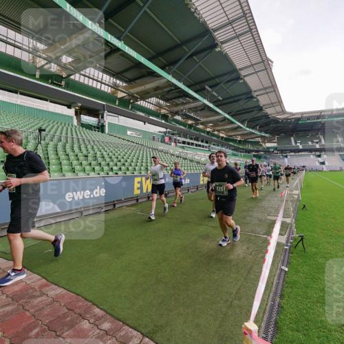 13.09.2026 - 21. swb-Marathon Bremen Michael Burmester http://msf.ph/oto/10325992 13.09.2026 13:29:52 Laufen im Stadion 171, 220, 297, 405, 422, 476, 685, 729, 754, 767, 986, 1079, 1217, 1242, 1270, 1298, 1325, 1384, 1615, 1633, 1634, 1741, 1777, 1810, 1811, 1886, 1983, 2238, 2242, 2249, 2263, 2326, 2365, 2436, 2449, 2472, 2546, 2593, 2615, 2738, 2740, 2743, 2830, 2862, 2868, 2869, 2871, 2918, 2924, 2991, 2994, 3020, 3053, 3129, 3154, 3227, 3238, 3274, 3286, 3321, 3361, 3563, 3594, 3595, 3605, 3678, 3694, 3755, 3758, 3798, 3853, 3876, 3898, 3929, 3953, 3965, 3971, 3987, 4011, 4056 meine-sportfotos.de