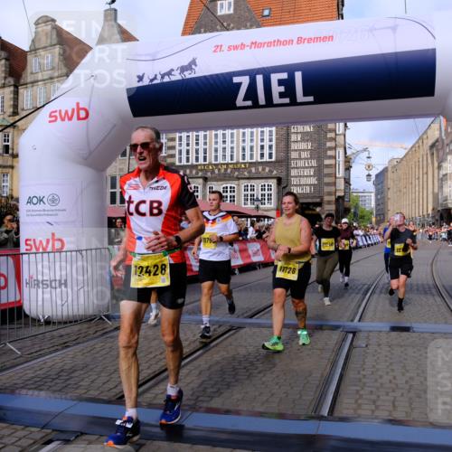 13.09.2026 - 21. swb-Marathon Bremen Tim E. http://msf.ph/oto/10325998 13.09.2026 11:01:13 Ziel 10093, 10367, 10368, 10428, 10639, 10753, 10857, 11055, 11247, 11359, 11540, 11728, 11797, 11804, 11819, 11850, 11959, 12006, 12085, 12116, 12397, 12428 meine-sportfotos.de