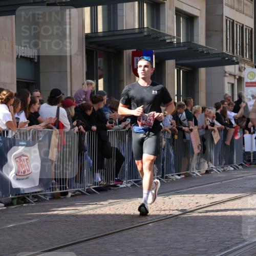 13.09.2026 - 21. swb-Marathon Bremen Strokosch-Dieckow http://msf.ph/oto/10326018 13.09.2026 13:20:07 Ziel 201, 232, 334, 1197, 1528, 1646, 1750, 2122, 2493, 2577, 2953, 3685, 3813, 4351, 4357, 4358, 5137, 5450, 5493, 5583, 6495, 6496, 6901, 7018, 7411, 7664, 8178, 9047, 9162, 9721, 9949, 13222, 205, 411, 431, 495, 511, 655, 1053, 1058, 1252, 1390, 1537, 1551, 1931, 1972, 2122, 2343, 2807, 2885, 2903, 3240, 3319, 3411, 3690, 3966, 4101, 4287, 5340, 5389, 5813, 5837, 6663, 7341, 7404, 7488, 7531, 8263, 9082, 9359, 9518, 9756, 13192 meine-sportfotos.de