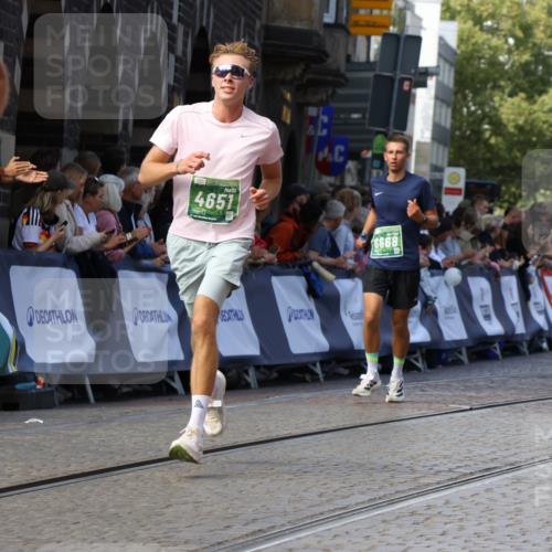 13.09.2026 - 21. swb-Marathon Bremen Strokosch-Dieckow http://msf.ph/oto/10326025 13.09.2026 13:11:44 Ziel 382, 1349, 2087, 3899, 6274, 7109, 8474, 8982, 9291, 9618, 826, 863, 2444, 4368, 4651, 4698, 5521, 5893, 6668, 8996, 9398 meine-sportfotos.de