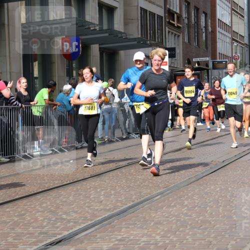 13.09.2026 - 21. swb-Marathon Bremen Strokosch-Dieckow http://msf.ph/oto/10326037 13.09.2026 11:00:57 Ziel 10639, 10647, 10648, 10678, 10892, 10964, 10965, 11049, 11116, 11260, 11306, 11428, 11459, 11681, 11682, 11751, 11796, 11813, 11816, 11850, 11969, 11970, 12062, 12085, 12241, 12245, 12283, 12390, 12391, 10093, 10263, 10306, 10367, 10368, 10428, 10753, 10857, 11055, 11162, 11180, 11247, 11343, 11359, 11475, 11540, 11556, 11687, 11708, 11728, 11797, 11804, 11819, 11838, 11959, 12006, 12085, 12116, 12397, 12428, 12430 meine-sportfotos.de