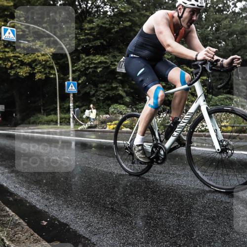 13.09.2026 - Stadtparktriathlon H.Heesch http://msf.ph/oto/10326048 13.09.2026 11:39:54 Radfahren 748, 831 meine-sportfotos.de