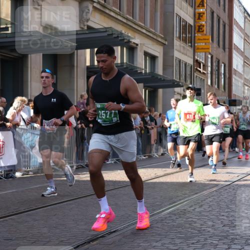 13.09.2026 - 21. swb-Marathon Bremen Strokosch-Dieckow http://msf.ph/oto/10326051 13.09.2026 13:20:08 Ziel 201, 232, 334, 1197, 1528, 1646, 1750, 2493, 2577, 2953, 3685, 3813, 4174, 4351, 4357, 4358, 5137, 5450, 5493, 5583, 5855, 6495, 6496, 6901, 7018, 7411, 7664, 8178, 9047, 9162, 9721, 9949, 13222, 205, 411, 431, 495, 511, 655, 1053, 1058, 1252, 1390, 1537, 1551, 1931, 1972, 2122, 2343, 2807, 2885, 2903, 3240, 3319, 3411, 3685, 3690, 4101, 4287, 5340, 5389, 5813, 5837, 6663, 7341, 7404, 7488, 7531, 8263, 9082, 9518, 9756, 13192 meine-sportfotos.de